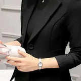 Zsófia™ | Stílusos bőrdzseki elegáns kiegészítőkkel